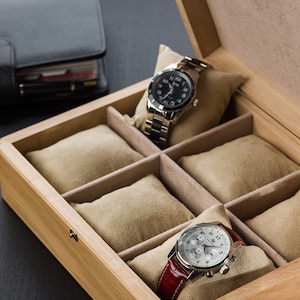 Coffret pour 6 montres en chêne massif avec 6 casiers et coussins en suédine beige /cadeau fêtes des pères/cadeau pour homme