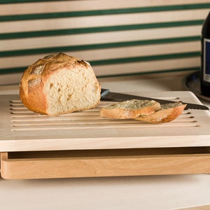 Planche à pain avec plateau en chêne massif image 1