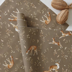 Carta da parati con cervi beige scuro – Carta da parati con animali del bosco per cameretta dei bambini – Carta da parati con acquerello foresta calda