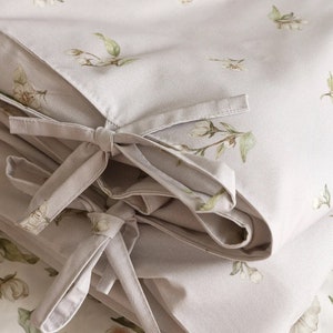 Apple blossoms on lilac - lilac flowers bedding set