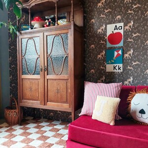 Carta da parati con cervo marrone – murale con animali della foresta per bambini – decorazione per cameretta dei bambini con tema bosco acquerello
