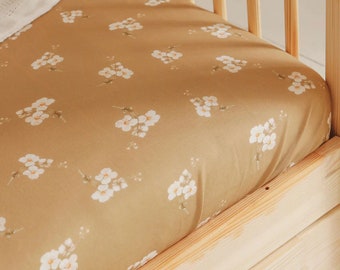 Caramel small flowers - fitted sheet, hoeslaken