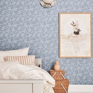 Blaue Berberitzen Tapete - Blaues, botanisches Wandbild, Vintage-Blumentapete für Kinder, natürliches Kinderzimmerdekor, Vliesrolle