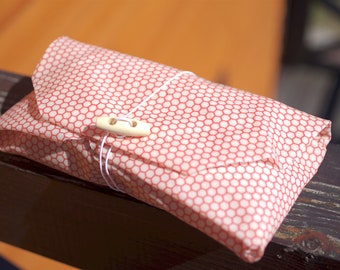 Reusable beeswax sandwich wrap