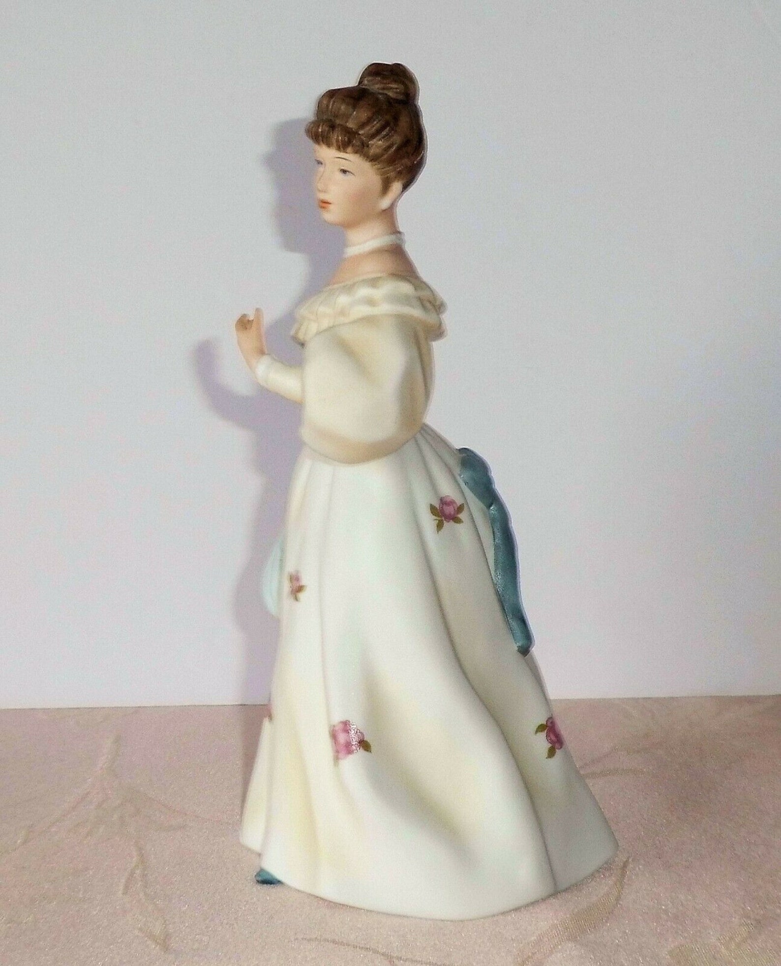 HOMCO Victorian Lady Porcelain Figurine 1463 Belle of the Ball Etsy