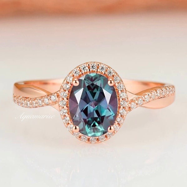 Gemma Oval Alexandrite Ring- 14K Rose Gold Vermeil Ring Green & Purple Alexandrite Engagement Ring Promise Ring June Birthstone Gift For Her