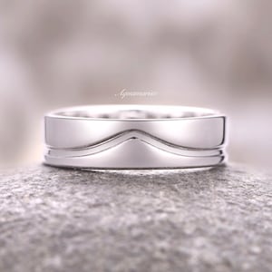 Minimalist Silver Mens Wedding Band- 5mm 925 Sterling Silver Simple Polished Mens Ring- Unique Chevron Ring for Him- Custom Ring Engraving