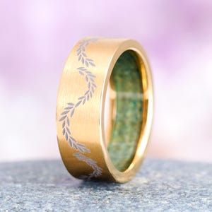 Green Moss Agate Leaf Men&#39;s Wedding Band - 8mm Gold Titanium Comfort Fit Ring - Nature-Inspired Leaf Wedding Ring - Anniversary Gift for Him
