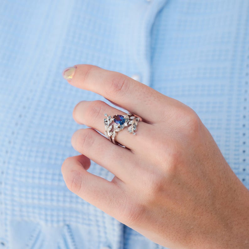 Wisteria Alexandrite Leaf Engagement Ring Set- Sterling Silver 2-piece Fairy Leaf Promise Ring- June Birthstone- Anniversary Gift For Her afbeelding 4