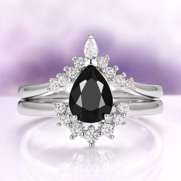 Anillo de ónix negro engastado en plata de ley 925. Anillo de compromiso con diamante negro en forma de lágrima. Anillo de promesa. Regalo de aniversario o cumpleaños.