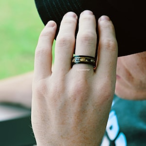 Black Onyx & Meteorite Gold Leaf Couples Ring His and Hers Wedding Band Gold Ring Set Matching Nature Couples Unique Vintage Promise Ring image 4