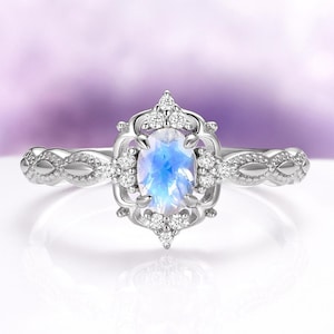 Oval Moonstone Ring in 925 Sterling Silver- Vintage Engagement Ring- Unique Dainty Promise Ring- June Birthstone- Anniversary Gift For Her