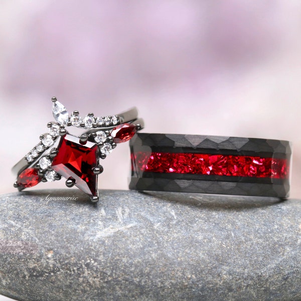 Conjunto de anillos para parejas de granate rojo natural Skye, alianza de boda a juego para él y para ella, anillo de promesa único para parejas de tungsteno rojo y negro martillado