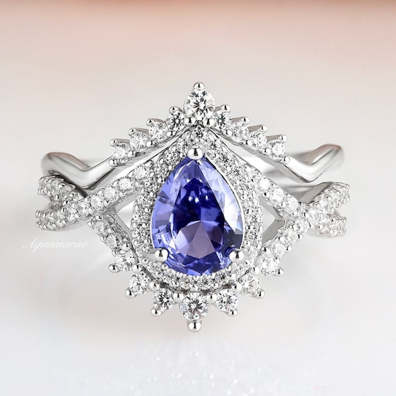 Sterling Silver Tanzanite & Diamond Ring Sterling Silver Tanzanite & Diamond Ring