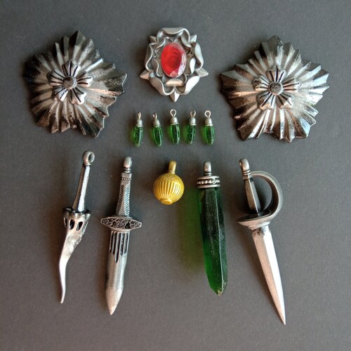 Lady Alcina Dimitrescu Cosplay Brooch for Necklace Etsy