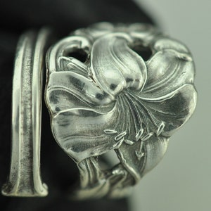 Solid 925 Sterling Silver Lily Flower Floral Adjustable Spoon Ring