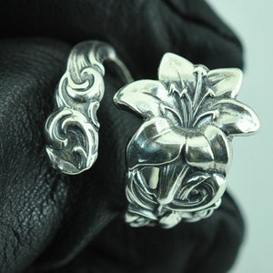 Solid 925 Sterling Silver Lily Flower Floral Adjustable Spoon Ring