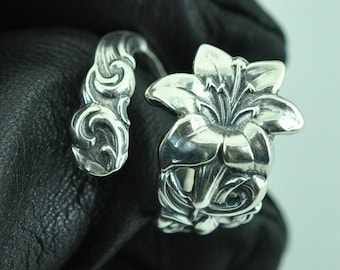 Verstellbarer Löffelring aus massivem 925er-Sterlingsilber mit Lilien- und Blumenmuster