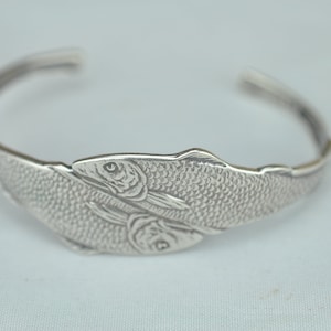 Pulsera de plata de ley 925 maciza con dos peces de 6''