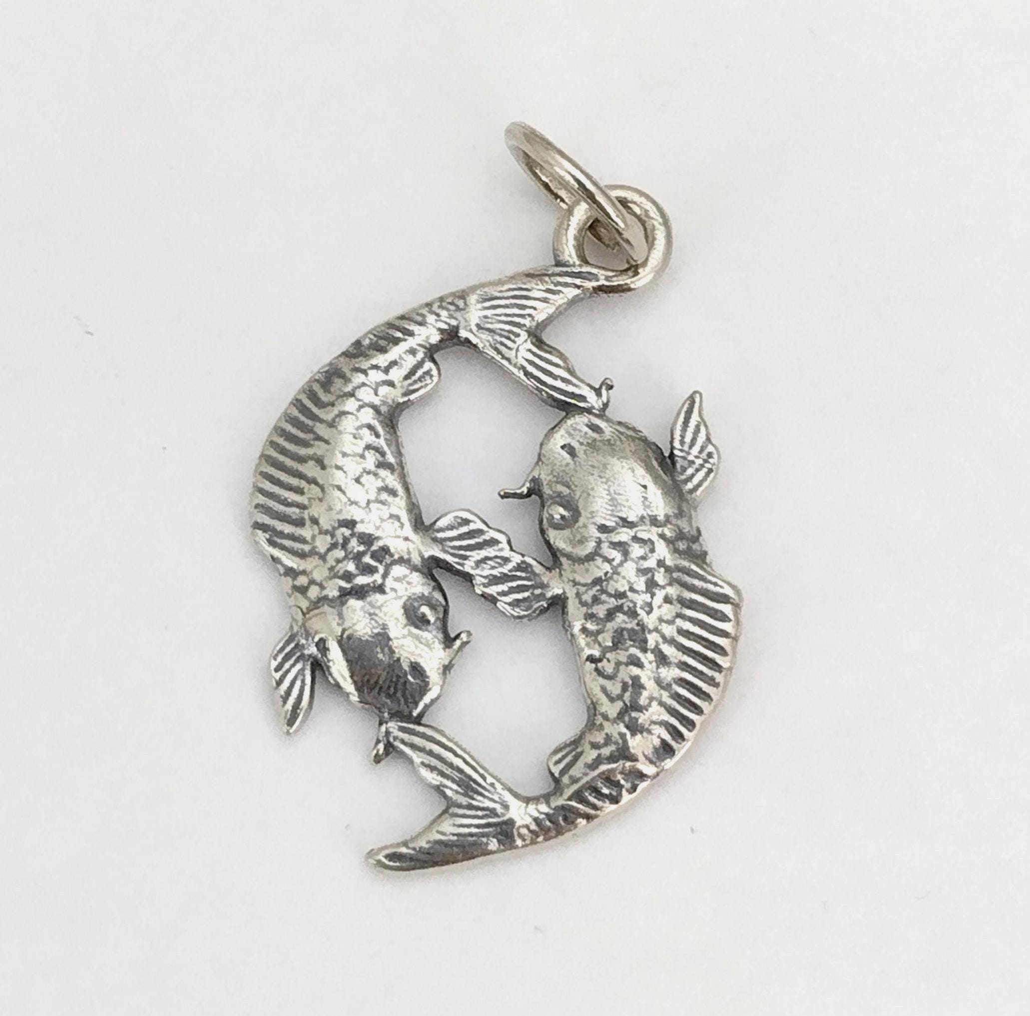 Vintage Italian Pisces Fish 18K Gold And Green Enamel Zodiac Charm
