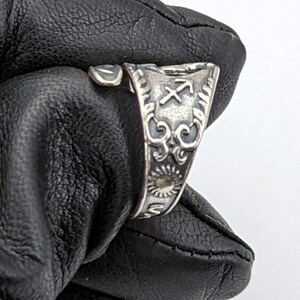 Anillo ajustable de plata de ley 925 maciza con diseño de arquero de Sagitario y cuchara de cumpleaños. imagen 3