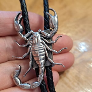 Melusine Slips i massivt 925 sterlingsilver med skorpionmotiv