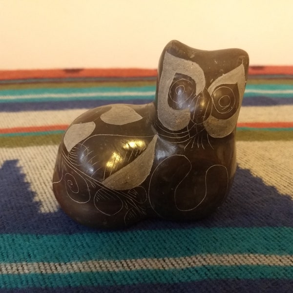 Vintage Tonala Mexico ceramic cat kitty sculpture black and grey owl-like face floral design