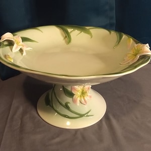 Graff tiger lily porcelain pedestal bowl or cake stand