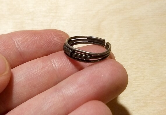 Adjustable sterling silver toe ring with banded p… - image 3