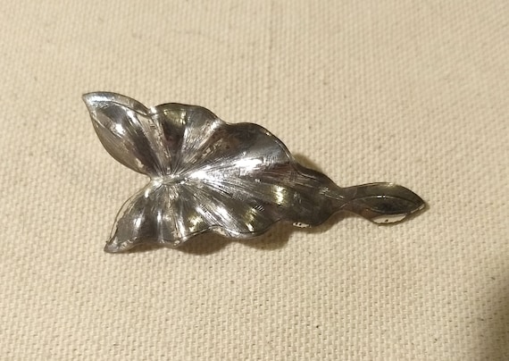 Sterling silver Danecraft leaf brooch