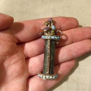 Swoboda jade and semiprecious stones golf bag and clubs brooch
