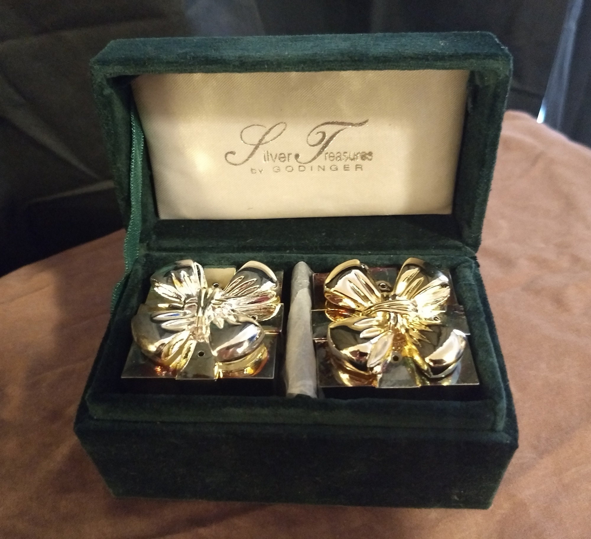 Silver Treasures by Godinger Silverplated Present Salt and Pepper