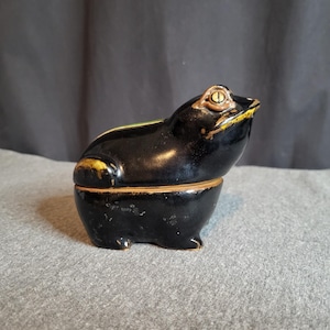 Vintage Ceramic Frog Trinket Box: Black & Green Pottery Candleholder (4&quot;)