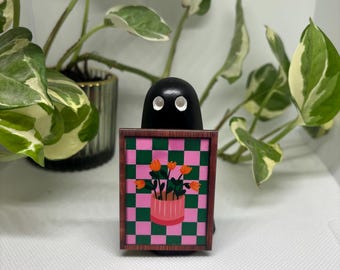 Handmade Ghost Figurines plus accessory: Spooky Halloween Shelf Decor