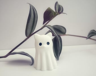 Handmade Cat Ghost Figurine: Spooky Halloween Shelf Decor