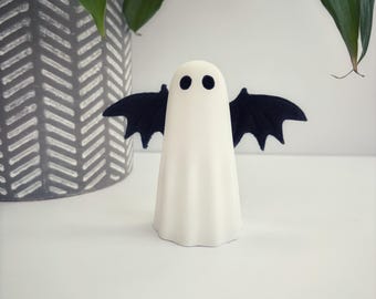 Handmade Bat Ghost Figurines: Spooky Halloween Shelf Decor