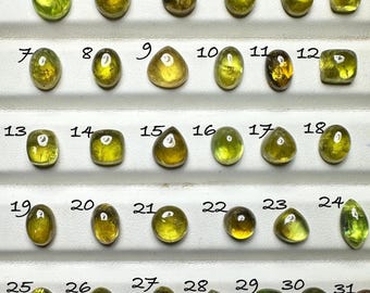 Cabujón de granate grosularia verde miel, gema suelta totalmente natural.