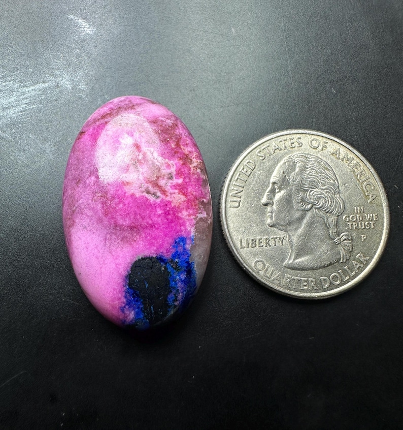 pink cobalto calcite with blue azurite cabochon