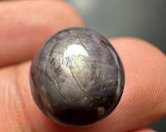 Natuurlijke grijze saffier cabochon 13,35 kt – losse saffier edelsteen ovaal 12 x 9 mm