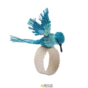 Kolibri Serviettenring - Handgewebter Serviettenhalter aus Raffiastroh, tropischer Vogel-Tischdekor, umweltfreundliches Esszubehör, Sommerparty-Akzent