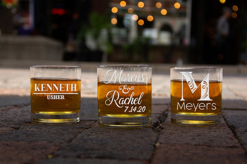 Bourbon Glasses Wedding Party Favors Etched Scotch Glass Best Man Gift Engraved Wedding Glasses Personalized Whiskey Glass Set of 2