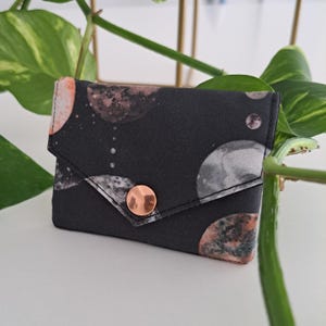 Tarjetero con diseño de luna, tarjetero gótico, monedero de algodón de bolsillo, con cierre de presión en oro rosa y estampado lunar negro.