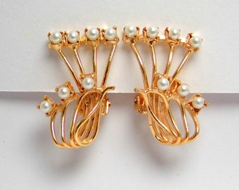 Pearl clip earrings, flower clip earrings, clip earrings without hole, Italian gold earrings, vintage style clip earrings, Italian