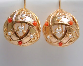 Drop earrings with pearls, coral earrings, handcrafted golden earrings, antique style earrings, handmade Italy jewelry, gold