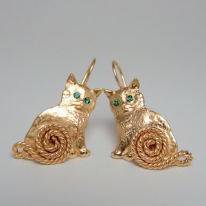 Cat Dangle Earrings | Demirouge and Emerald Green Crystals | Handmade Earwire | Gift for Cat Lover, Made in Italy