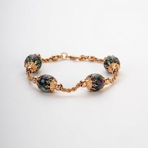 Rubin zoisit armband, zoisit smycken, damarmband med gröna stenar, armband av halvädelstenar, armband i gult guld, sfärer