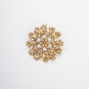 Gold Pearl Flower Brooch, Large Flower Brooch, Elegant Jewel Brooch, Gold Flower Brooch, Italian Lapel Pin, Gift