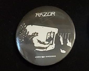 Razor large round pin button badge