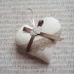 Cœur décoratif en tissu à suspendre / Cadeau original image 3