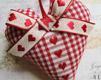 Coeur décoratif en tissu à suspendre